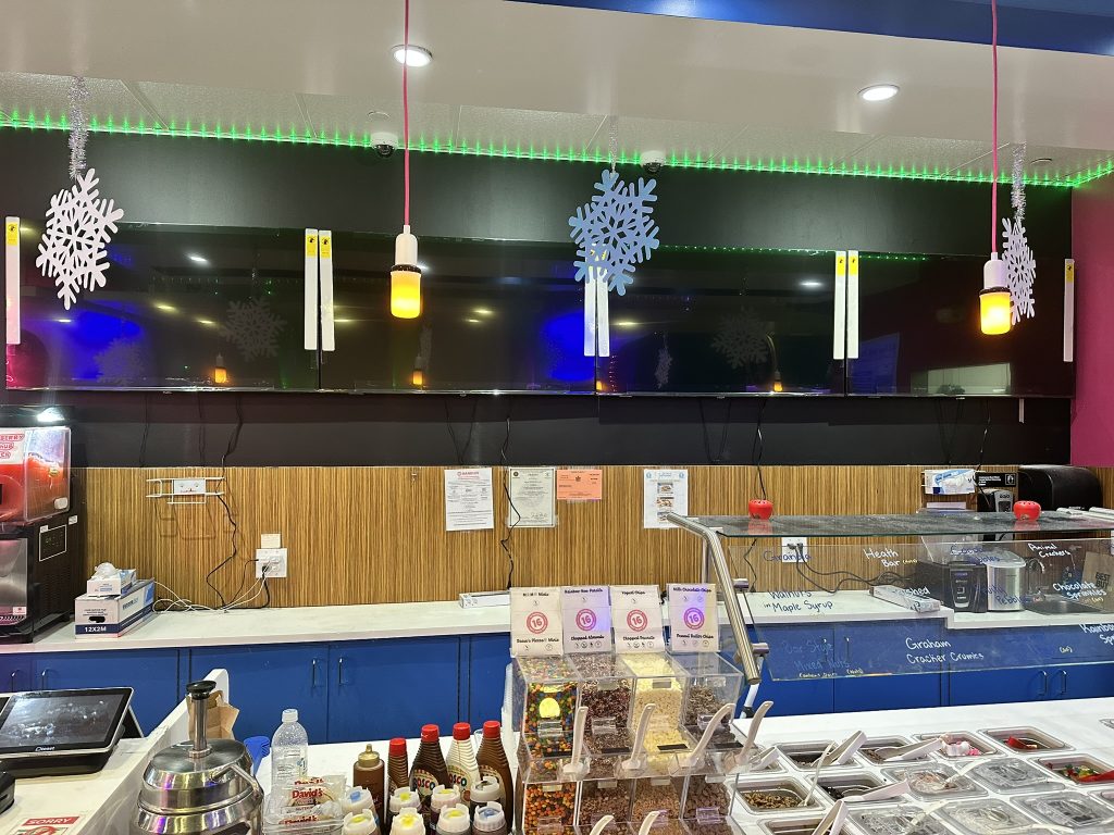 5 TV video wall installation at ice cream shop in Port Washington, NY
